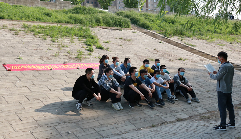 蚌埠建材開(kāi)展黨史學(xué)習教育戶(hù)外讀書(shū)分享會(huì )-4.26.jpg