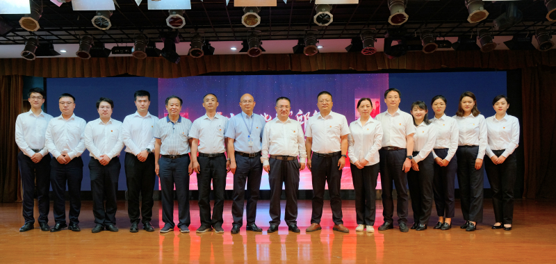 報告會(huì )合影.jpg 報告會(huì )合影.jpg